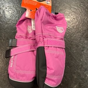 Baby hestra gloves size 4